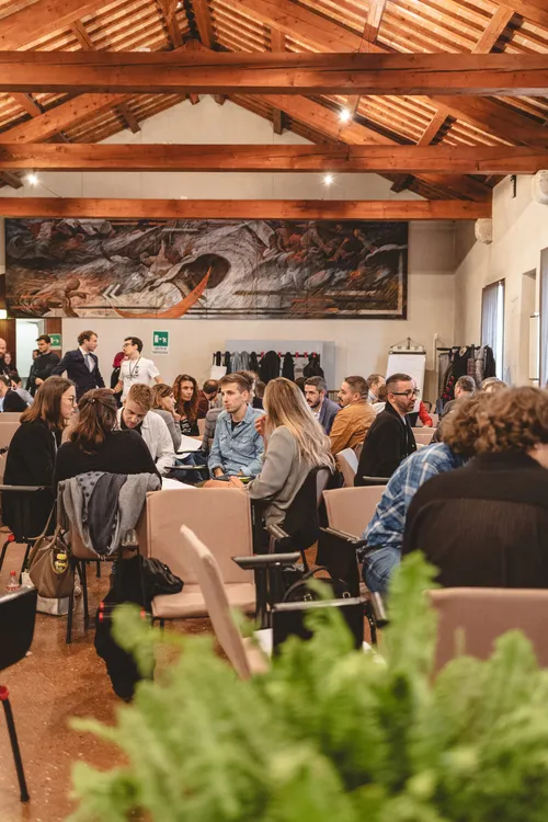 La sala durante una sessione della Giornata 2025